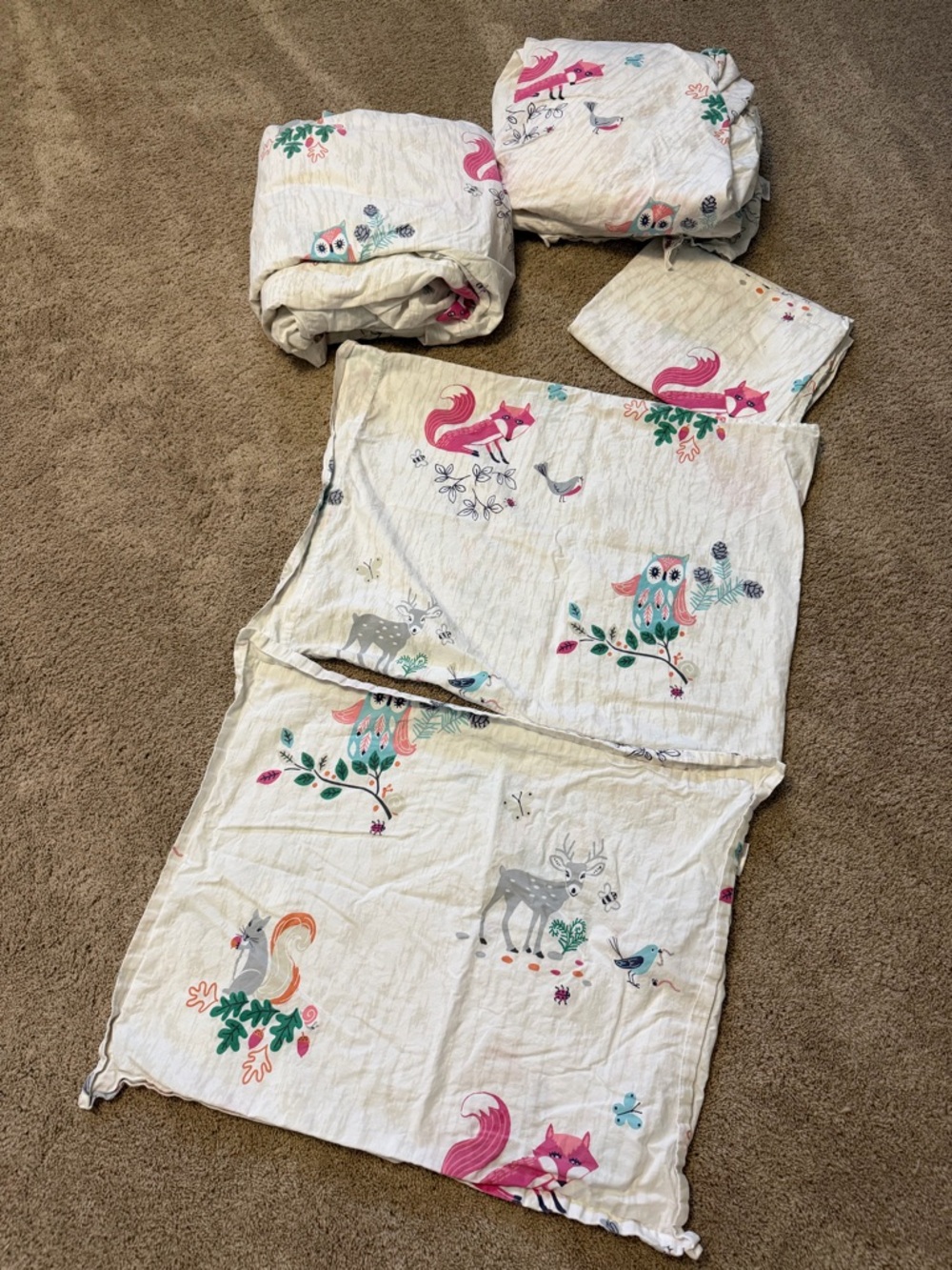 Children's Woodland Animal Duvet & Sheet Set. Like new. Smoke free home. FULL.